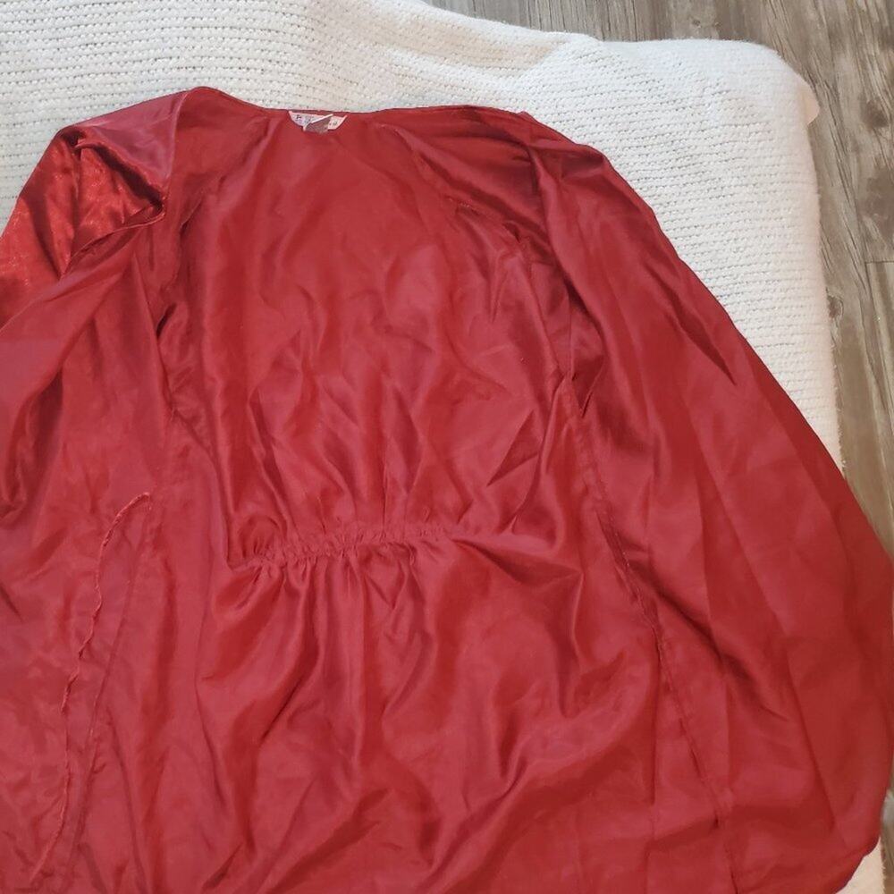 Fancy Feminine Secret Red Robe Medium - Picture 12 of 12